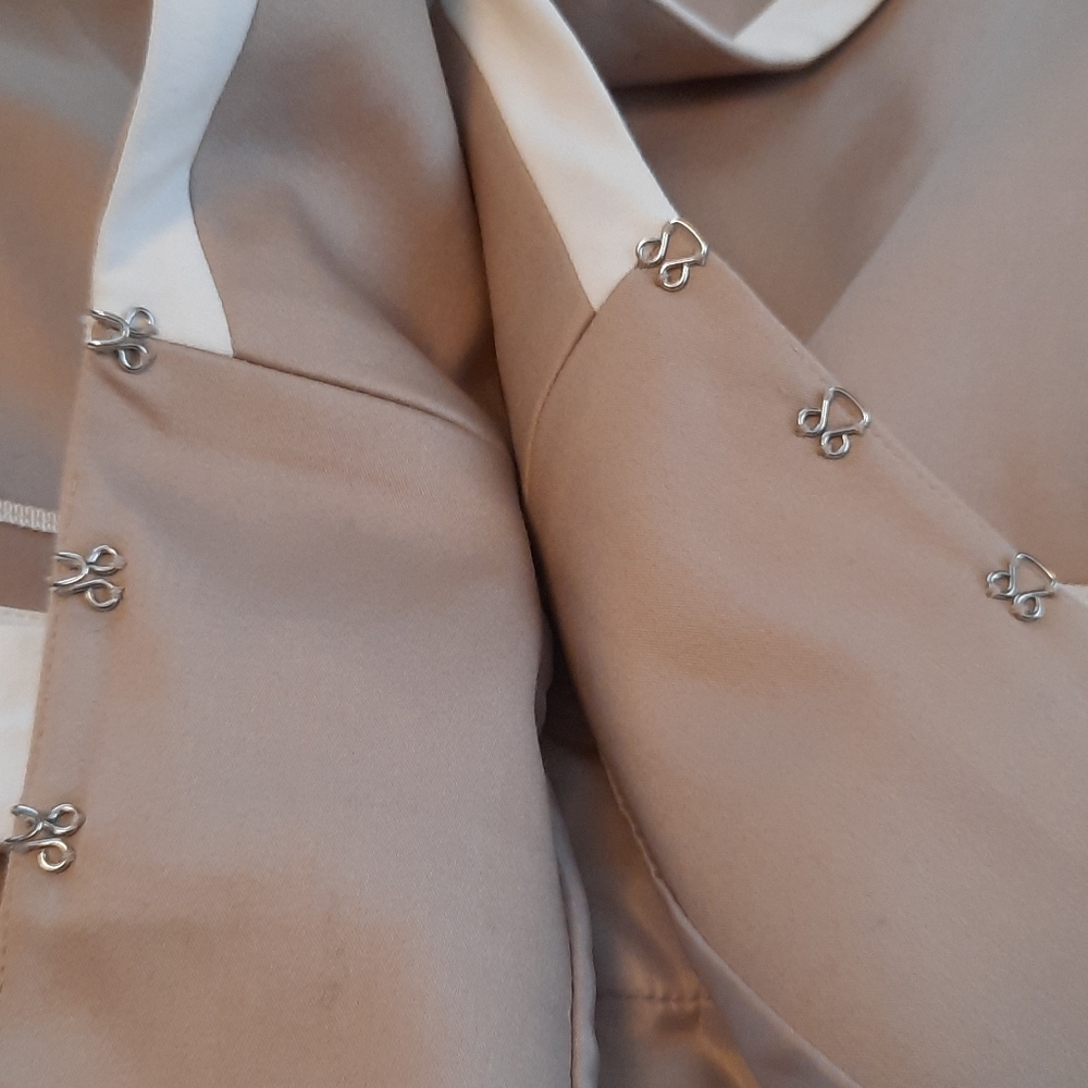 Tahari Taupe Blazer with White Trim and Belt - Picture 8 of 8